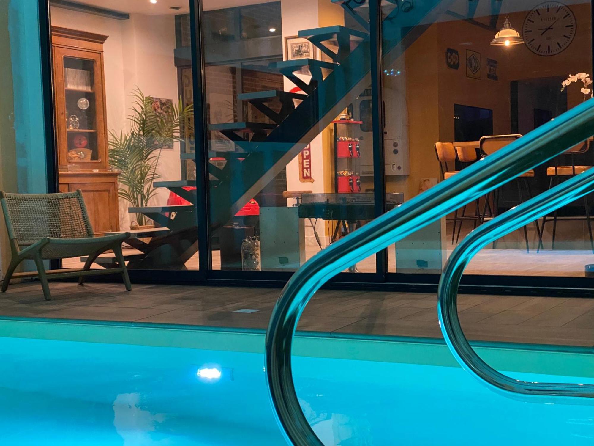 Loft Spa Reims-Fr 250M2 Privatifs, Piscine Interieure Chauffee, Spa Et Parking Luaran gambar
