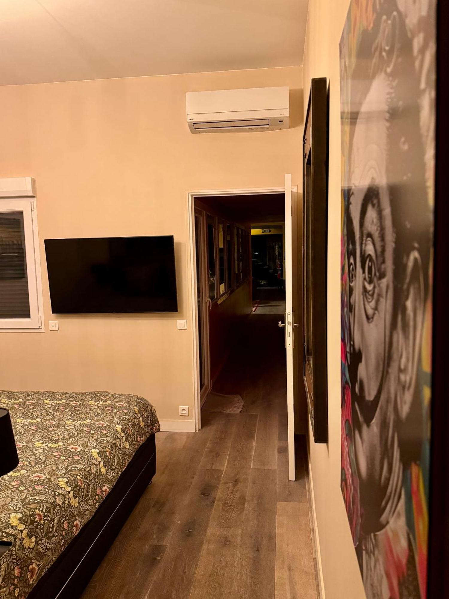 Loft Spa Reims-Fr 250M2 Privatifs, Piscine Interieure Chauffee, Spa Et Parking Luaran gambar
